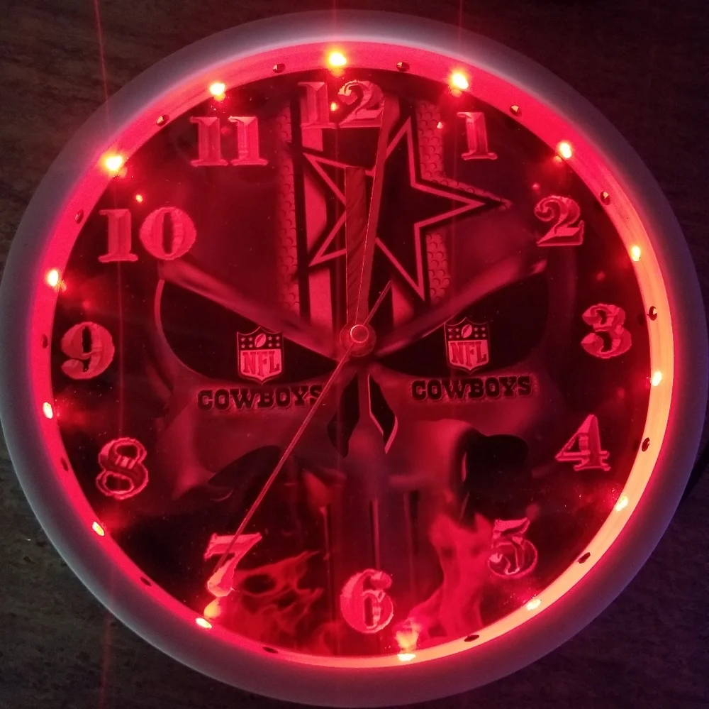 Dallas cowboys led skull head clock